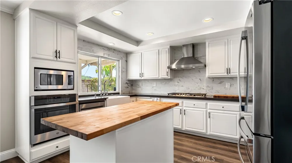 20416 Samual Saugus, CA 91350