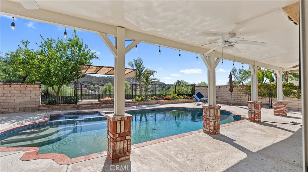 20416 Samual Saugus, CA 91350