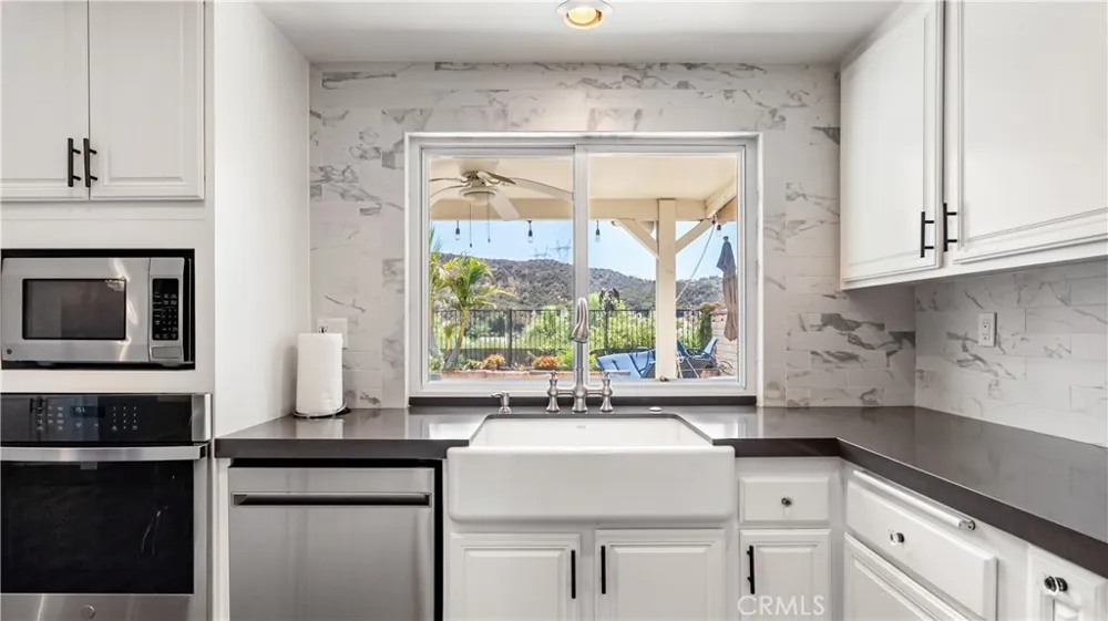 20416 Samual Saugus, CA 91350