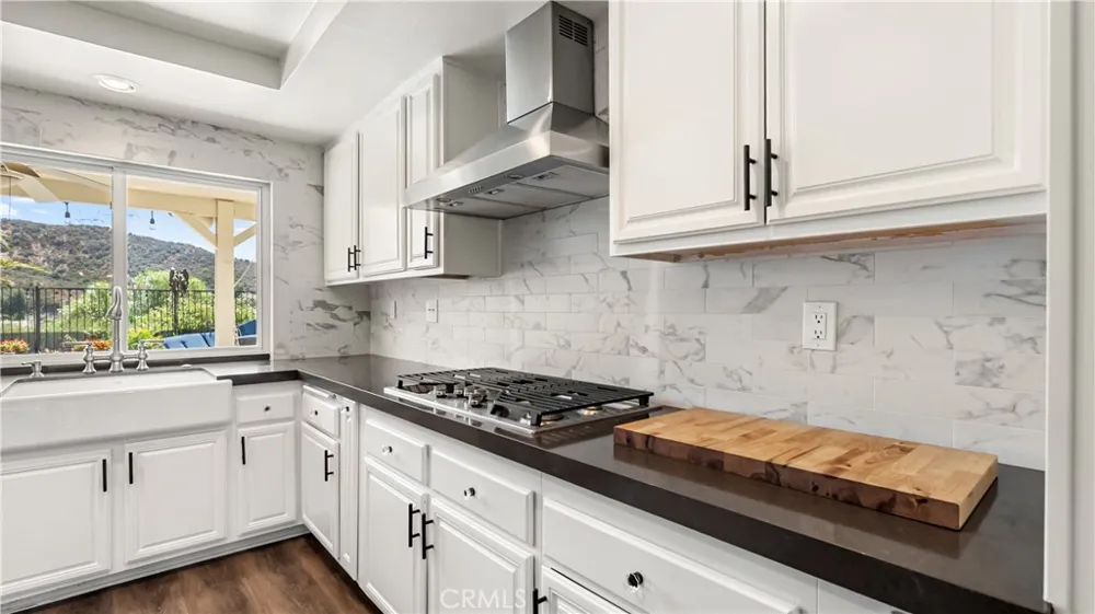 20416 Samual Saugus, CA 91350