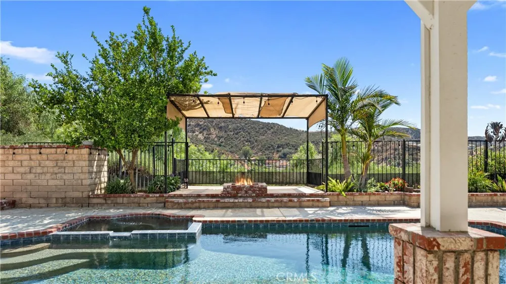 20416 Samual Saugus, CA 91350