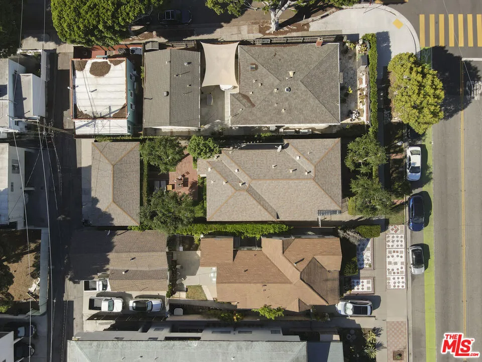 2440 Arizona Avenue Santa Monica, CA 90404