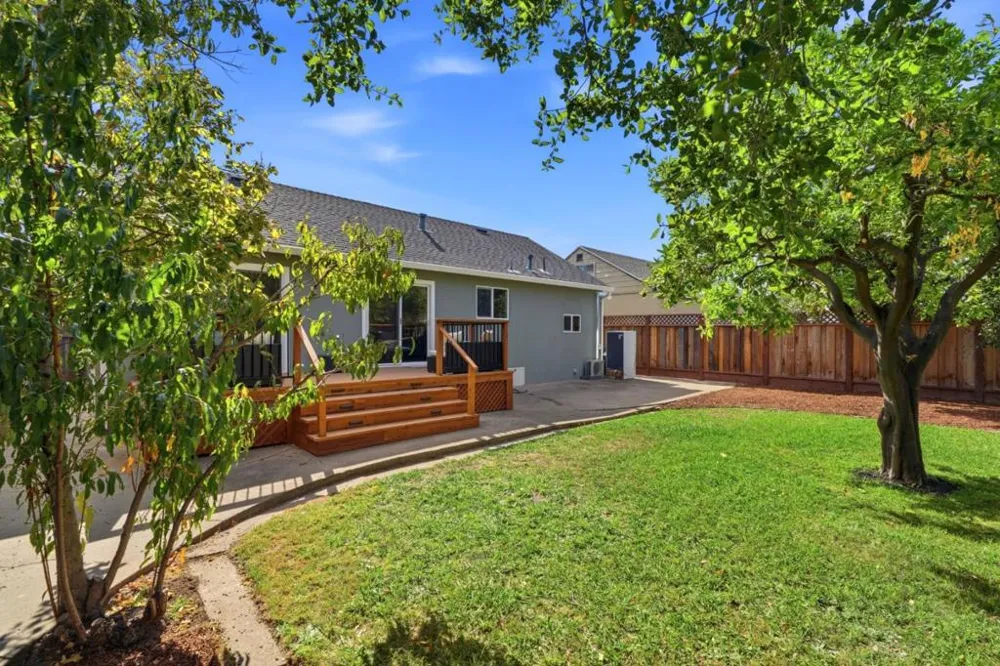 1121 Elmer Street Belmont, CA 94002