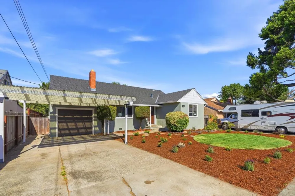 1121 Elmer Street Belmont, CA 94002