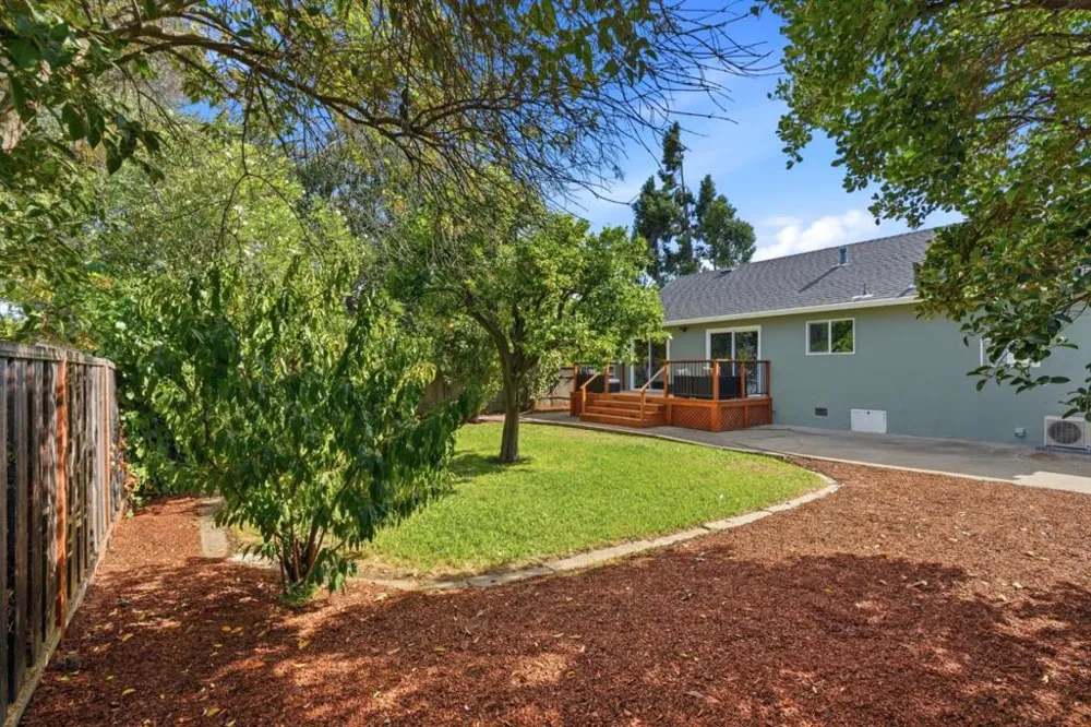 1121 Elmer Street Belmont, CA 94002