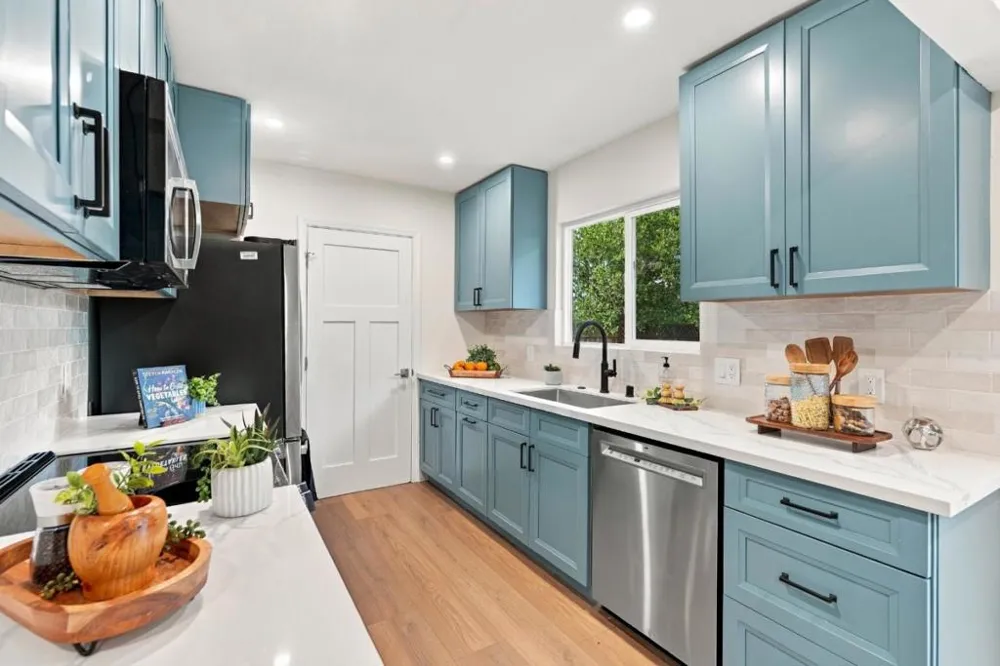 1121 Elmer Street Belmont, CA 94002