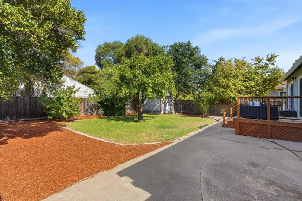 1121 Elmer Street Belmont, CA 94002