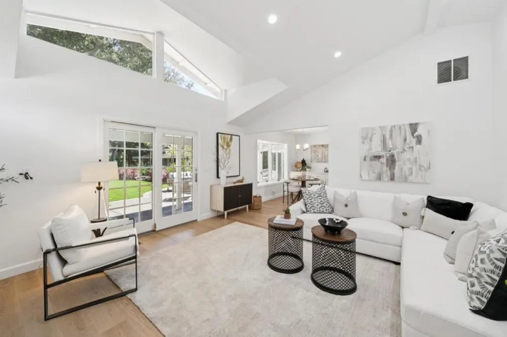 2068 Cynthia Way Los Altos, CA 94024