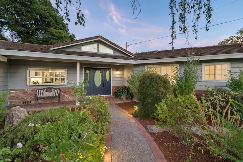 2068 Cynthia Way Los Altos, CA 94024