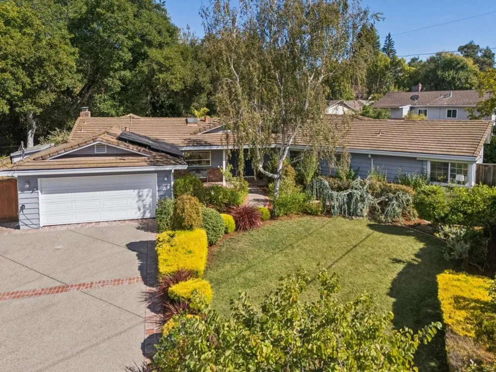 2068 Cynthia Way Los Altos, CA 94024