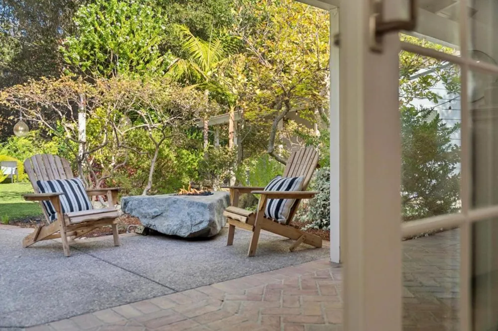 2068 Cynthia Way Los Altos, CA 94024