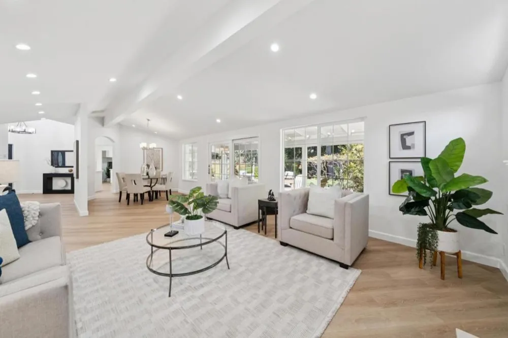 2068 Cynthia Way Los Altos, CA 94024