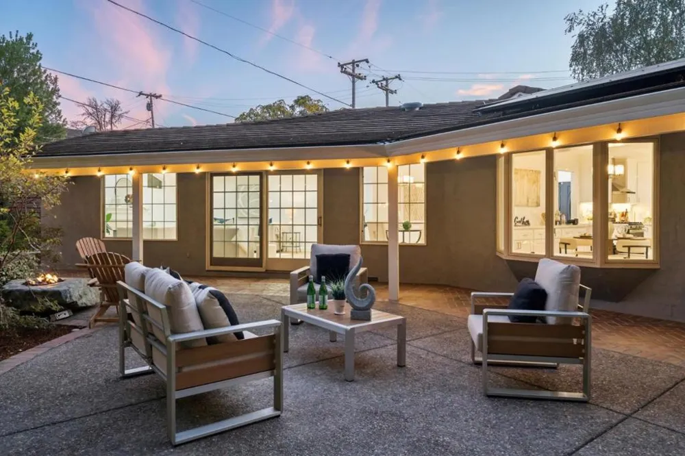 2068 Cynthia Way Los Altos, CA 94024