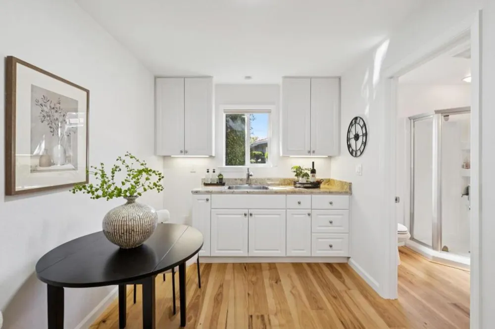 2068 Cynthia Way Los Altos, CA 94024