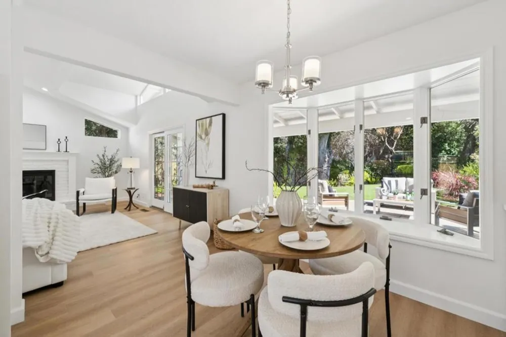 2068 Cynthia Way Los Altos, CA 94024