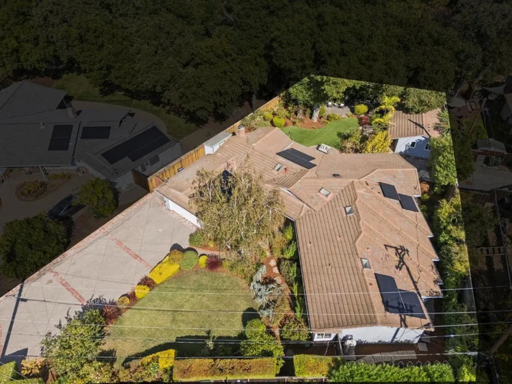 2068 Cynthia Way Los Altos, CA 94024
