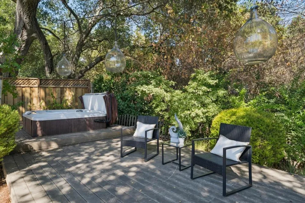 2068 Cynthia Way Los Altos, CA 94024