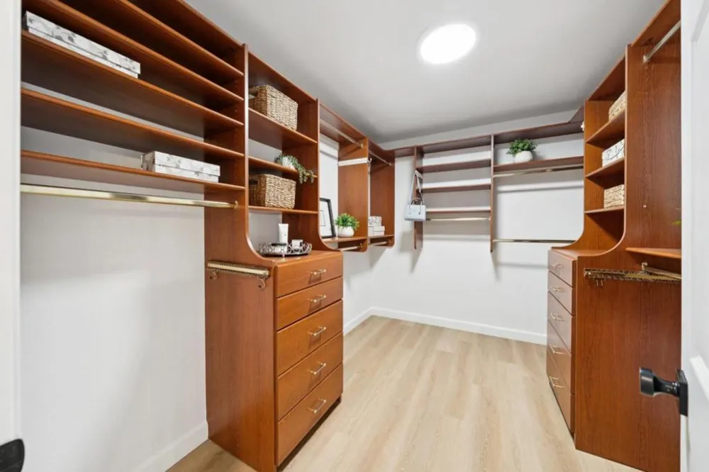2068 Cynthia Way Los Altos, CA 94024