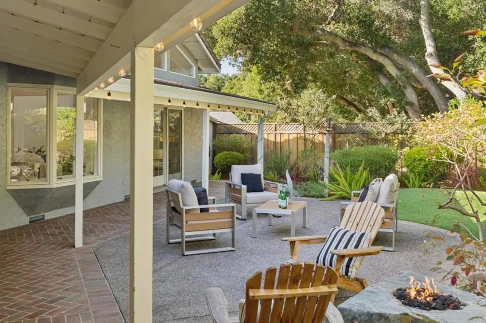 2068 Cynthia Way Los Altos, CA 94024