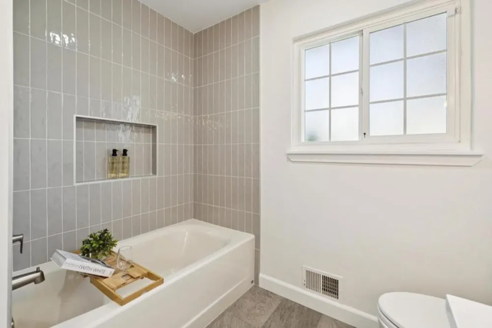 2068 Cynthia Way Los Altos, CA 94024
