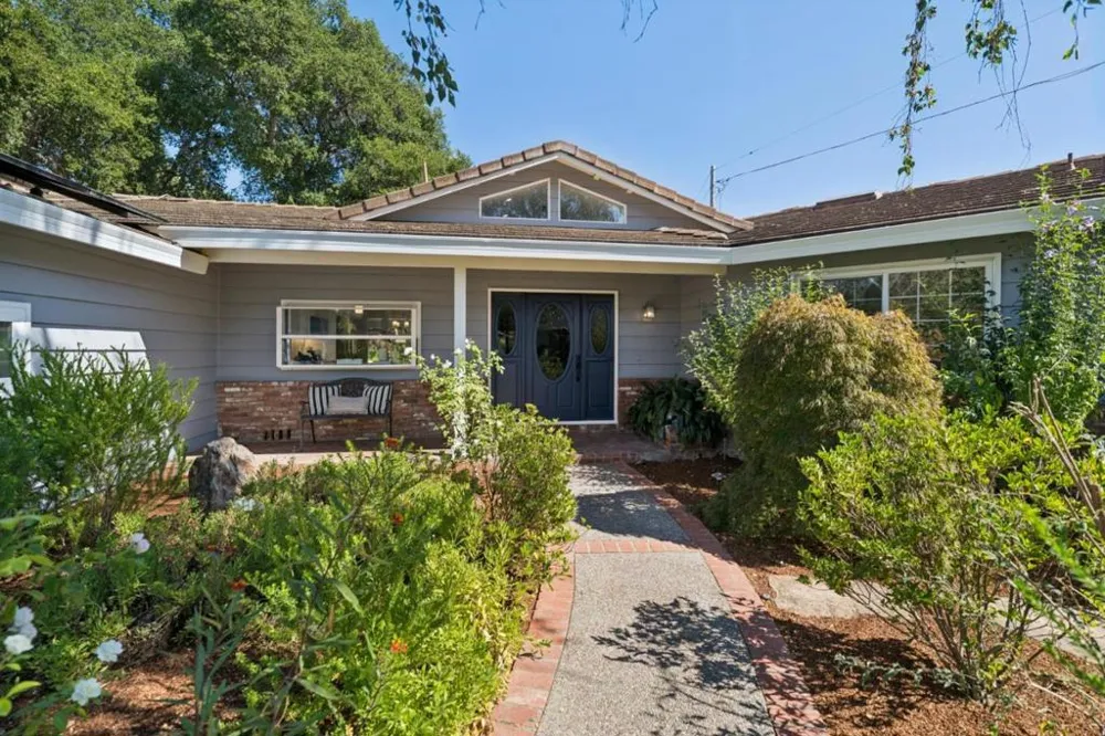 2068 Cynthia Way Los Altos, CA 94024