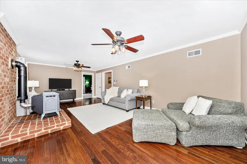 15810 SPADE ROAD Hagerstown, MD 21740