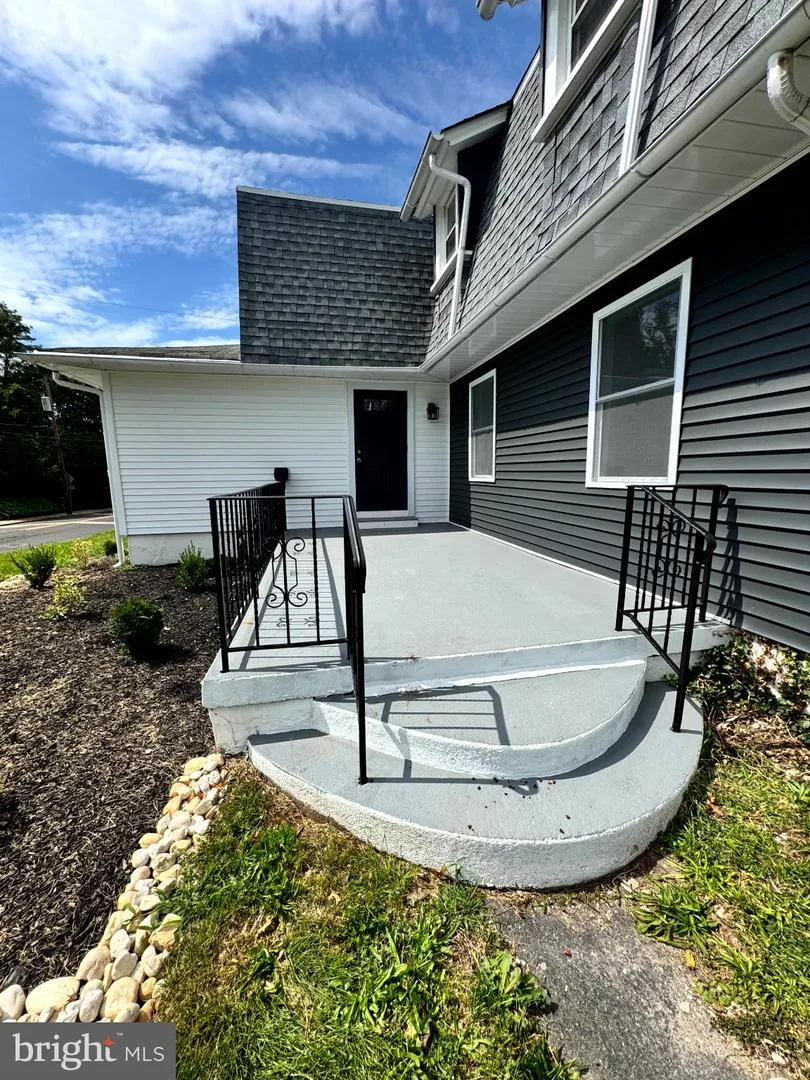 77 BYBERRY ROAD #UNIT B Hatboro, PA 19040
