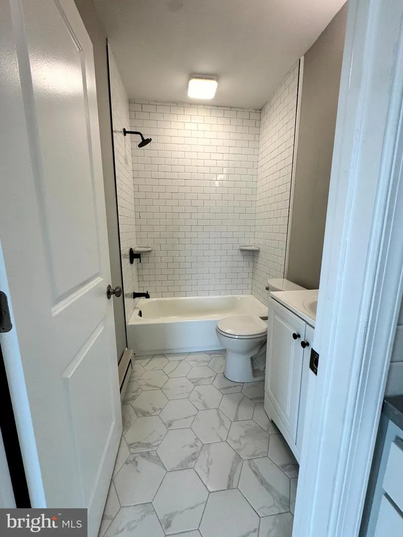 77 BYBERRY ROAD #UNIT B Hatboro, PA 19040