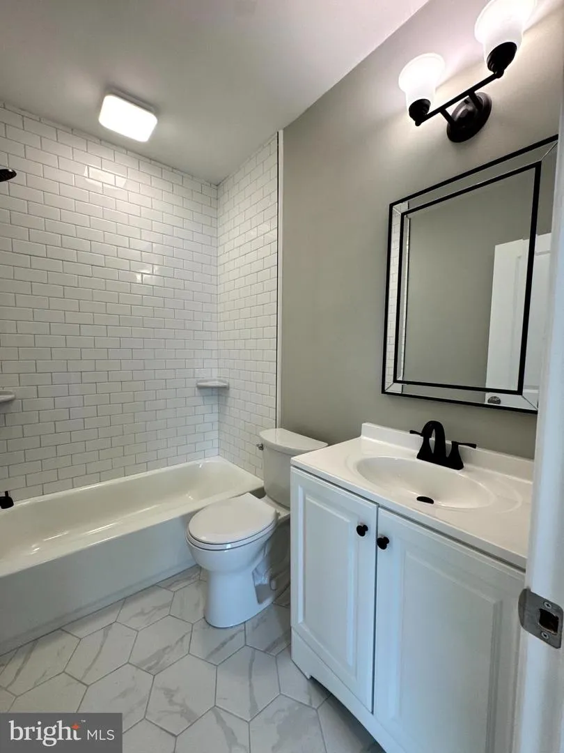77 BYBERRY ROAD #UNIT B Hatboro, PA 19040