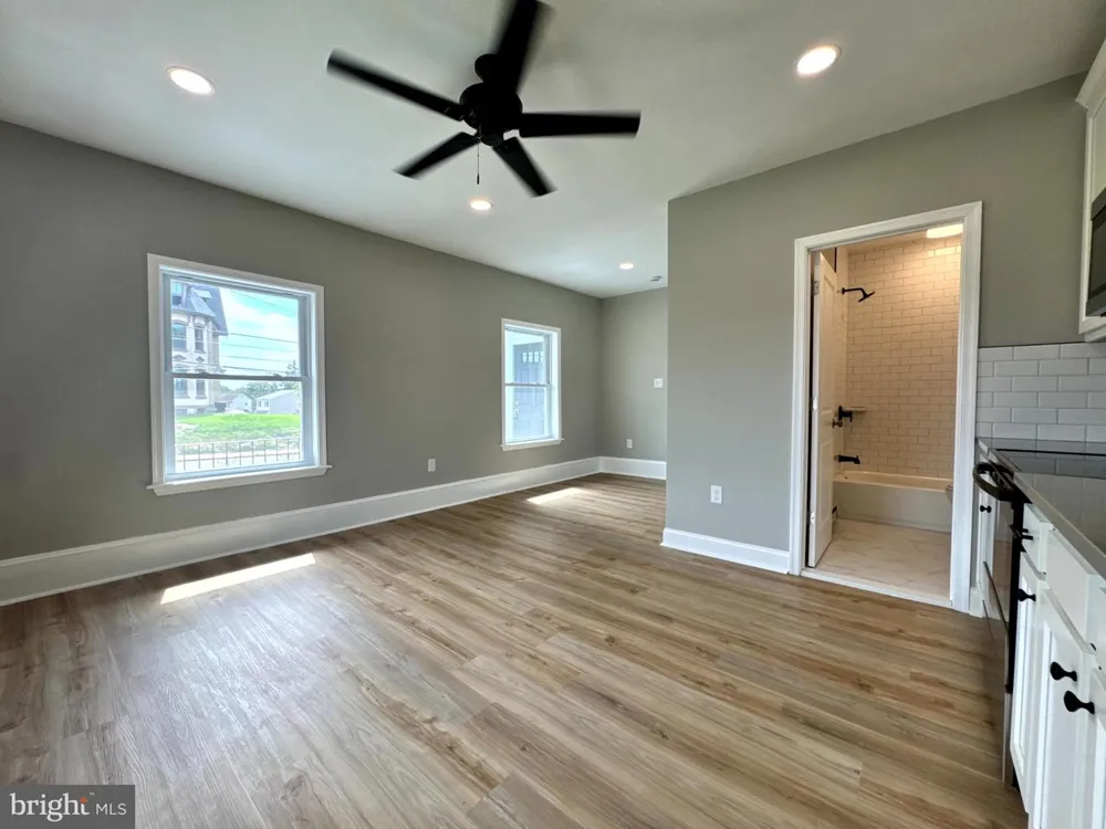 77 BYBERRY ROAD #UNIT B Hatboro, PA 19040