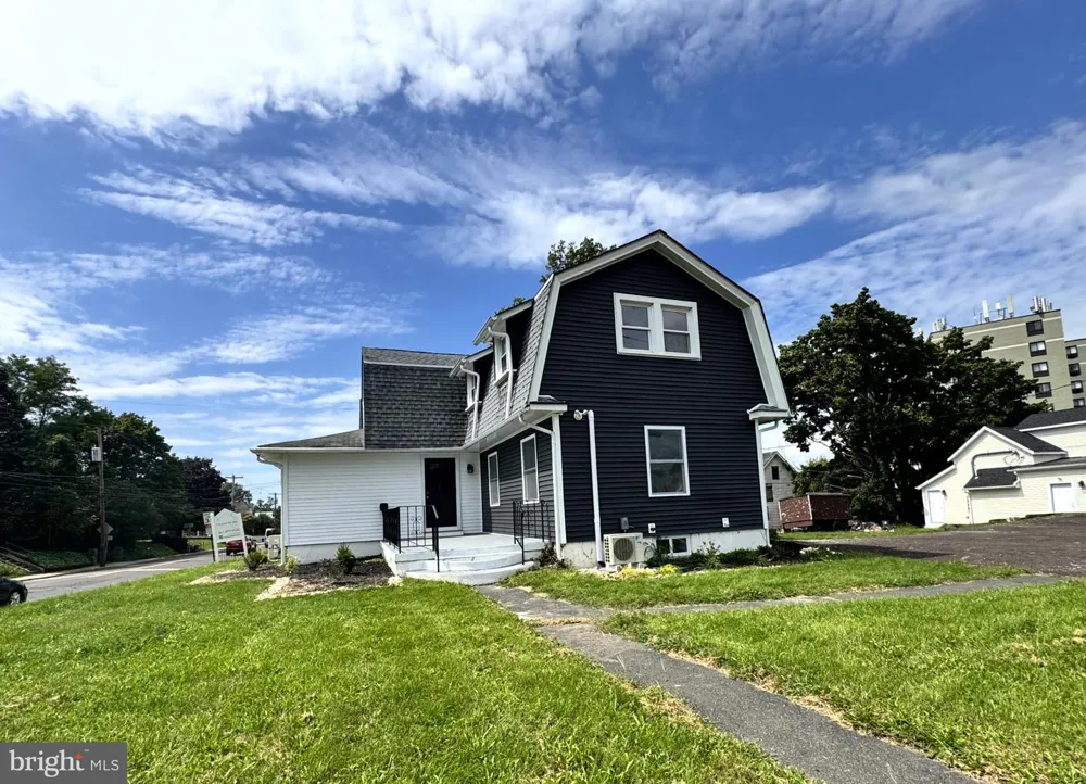77 BYBERRY ROAD #UNIT B Hatboro, PA 19040