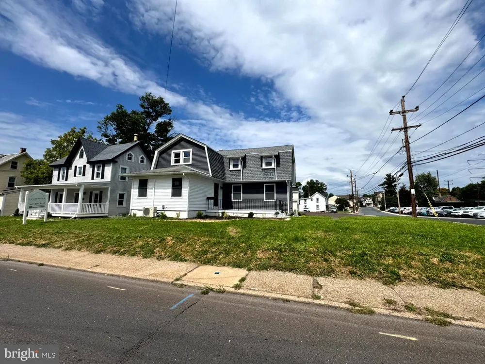 77 BYBERRY ROAD #UNIT B Hatboro, PA 19040