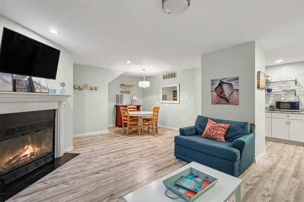 800 North Shore Drive #2 South Haven, MI 49090