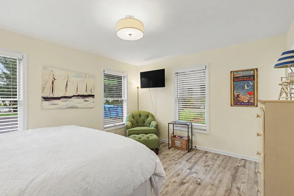 800 North Shore Drive #2 South Haven, MI 49090