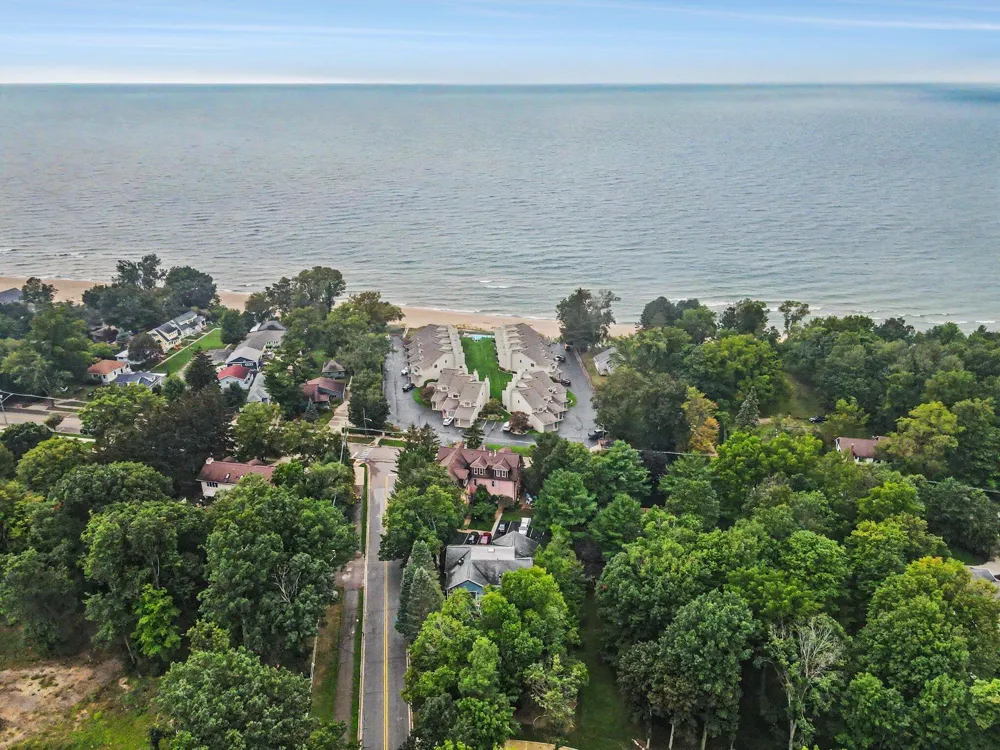 800 North Shore Drive #2 South Haven, MI 49090