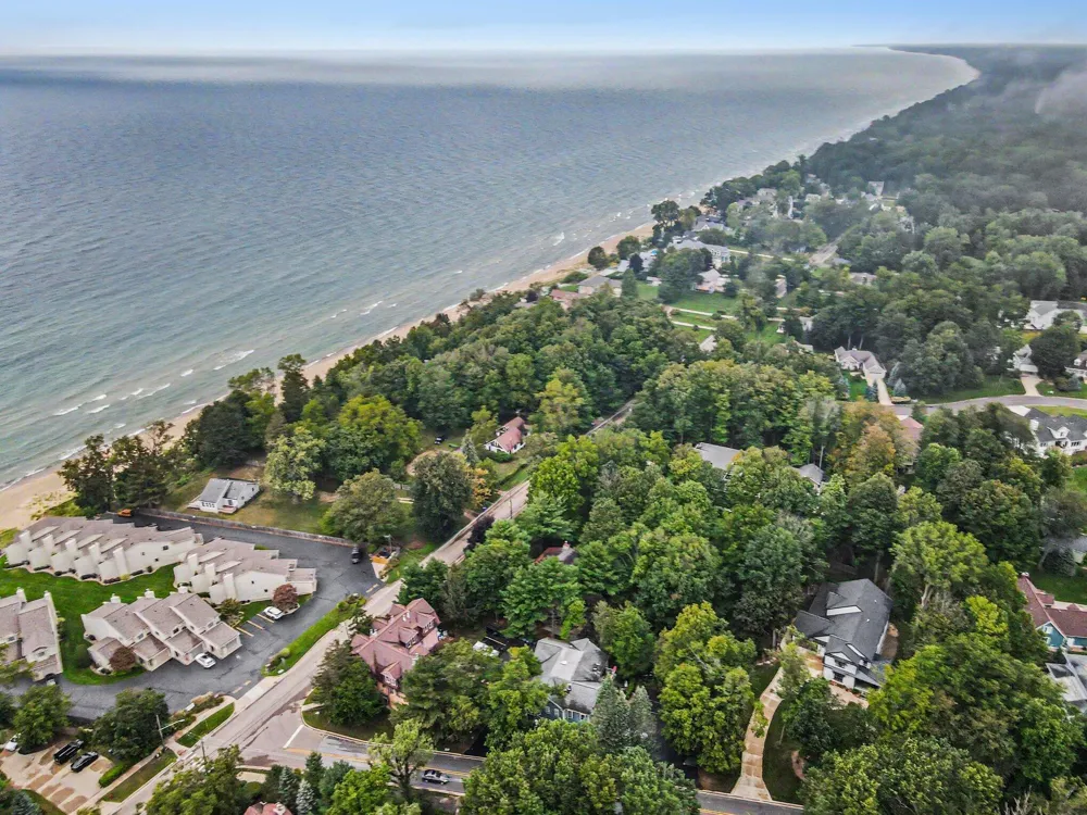 800 North Shore Drive #2 South Haven, MI 49090