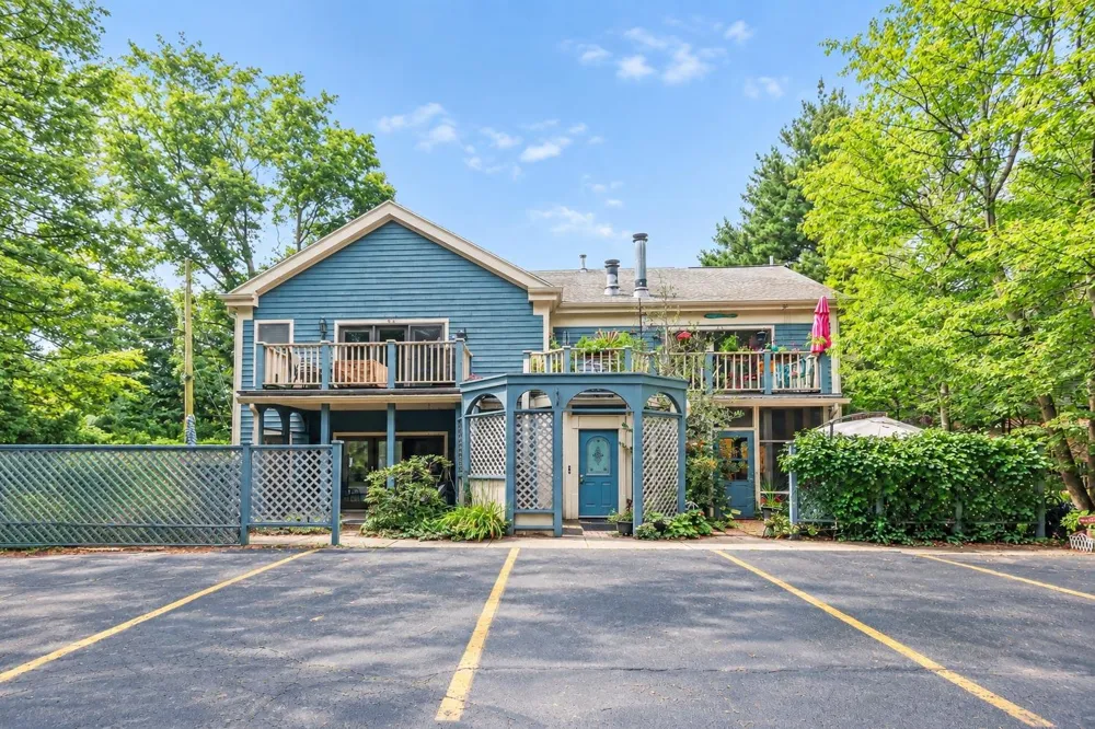 800 North Shore Drive #2 South Haven, MI 49090