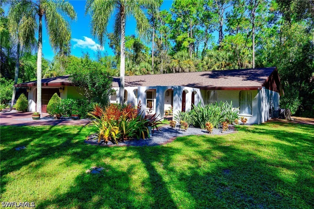 Golden Oaks Lane Naples, FL 34119