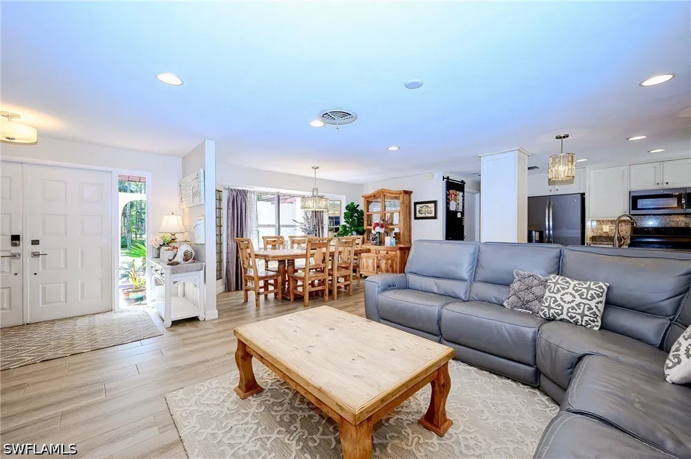 Golden Oaks Lane Naples, FL 34119