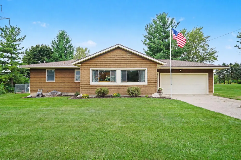 927 Lincoln Street Tallmadge Charter Township, MI 49534