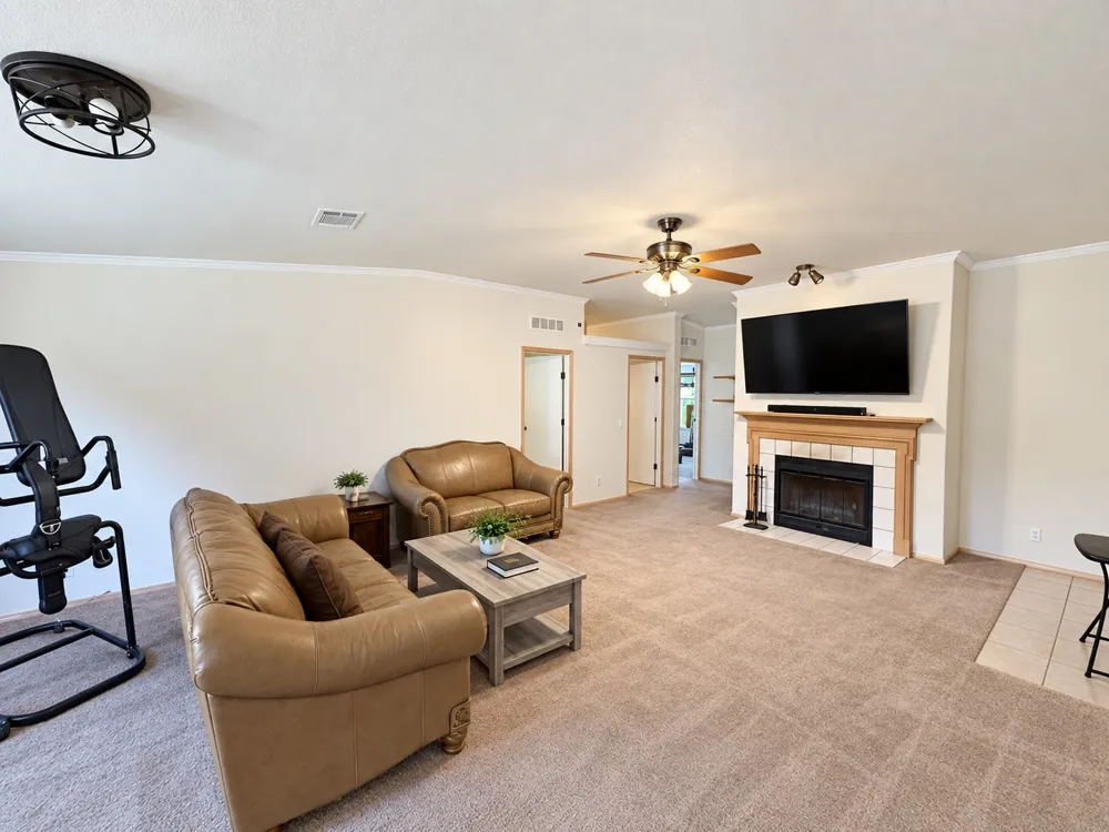 10100 Varisco Lane Bryan, TX 77807