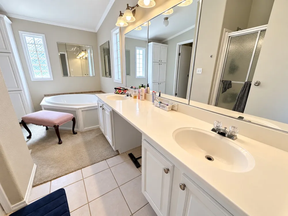10100 Varisco Lane Bryan, TX 77807