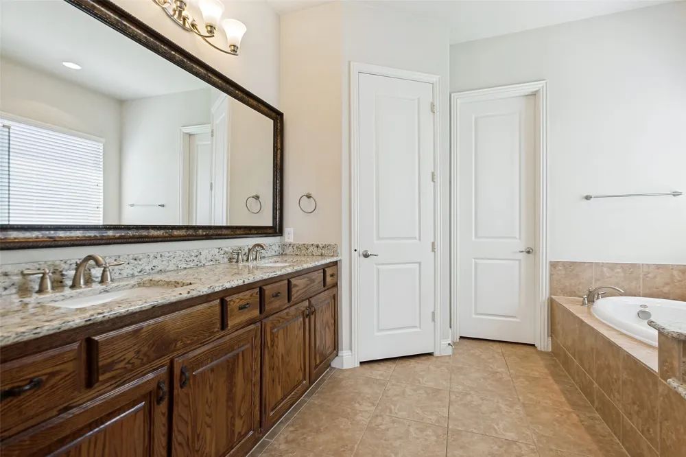 204 Whitewing Lane Murphy, TX 75094