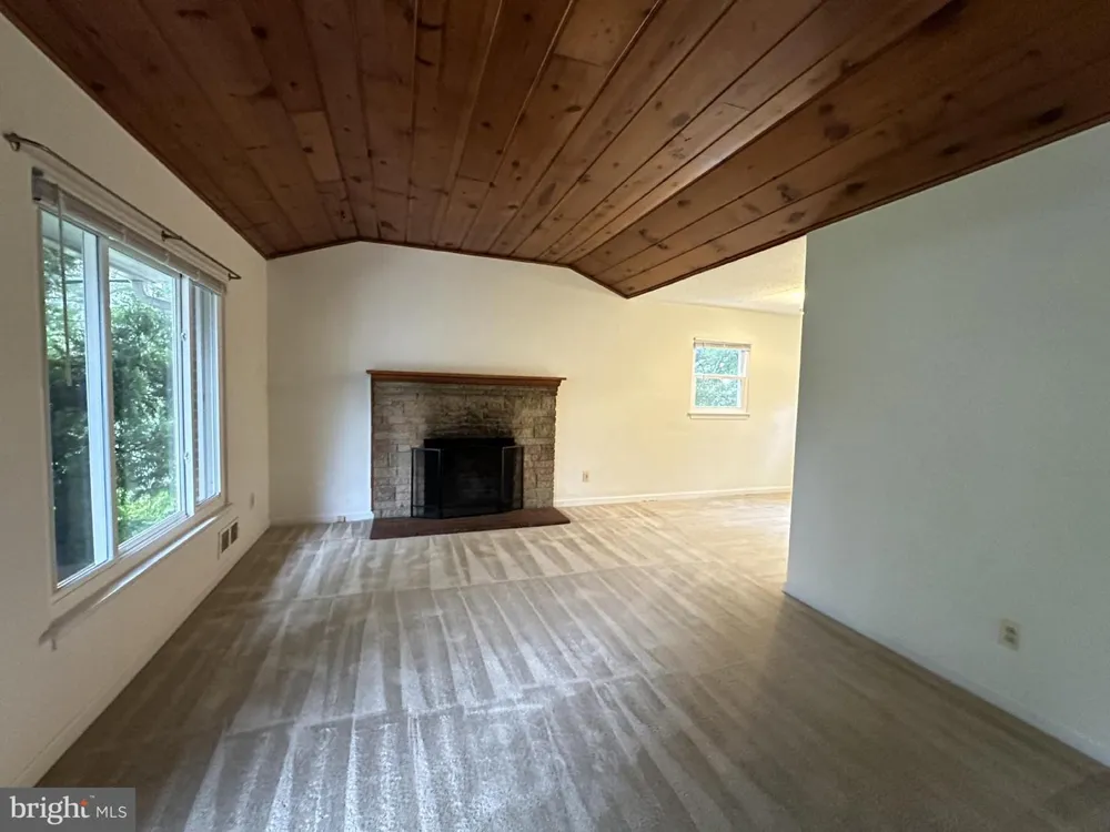 2237 HIGHLAND AVENUE Falls Church, VA 22046