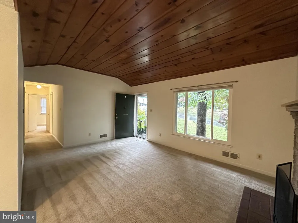 2237 HIGHLAND AVENUE Falls Church, VA 22046