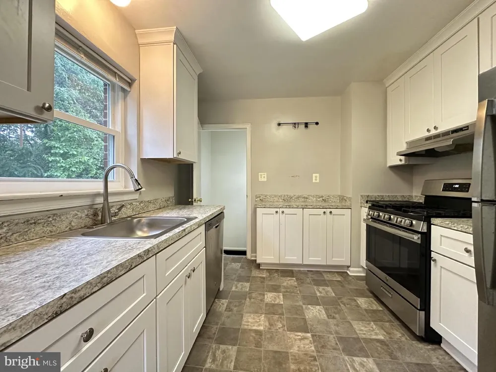 2237 HIGHLAND AVENUE Falls Church, VA 22046