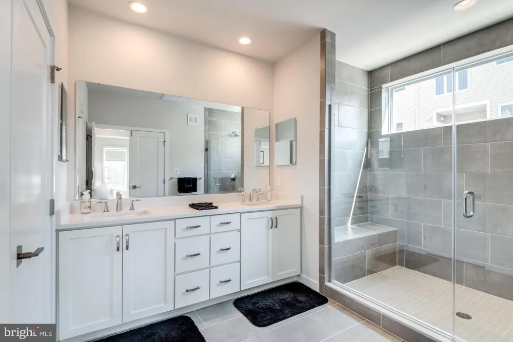 43190 MONGOLD SQUARE Ashburn, VA 20148
