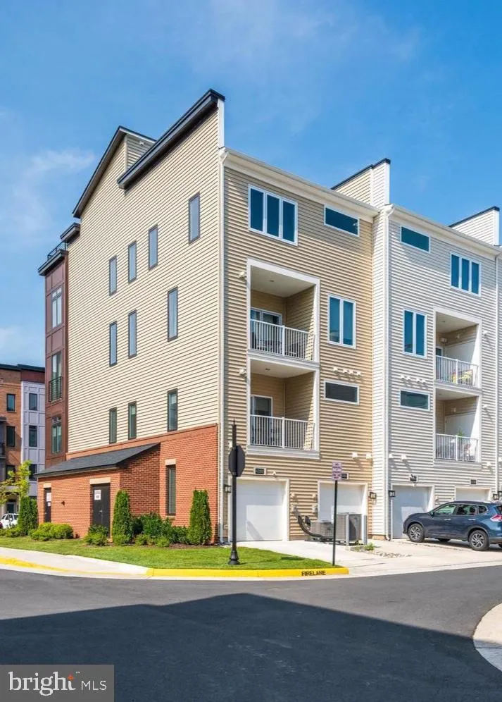 43190 MONGOLD SQUARE Ashburn, VA 20148