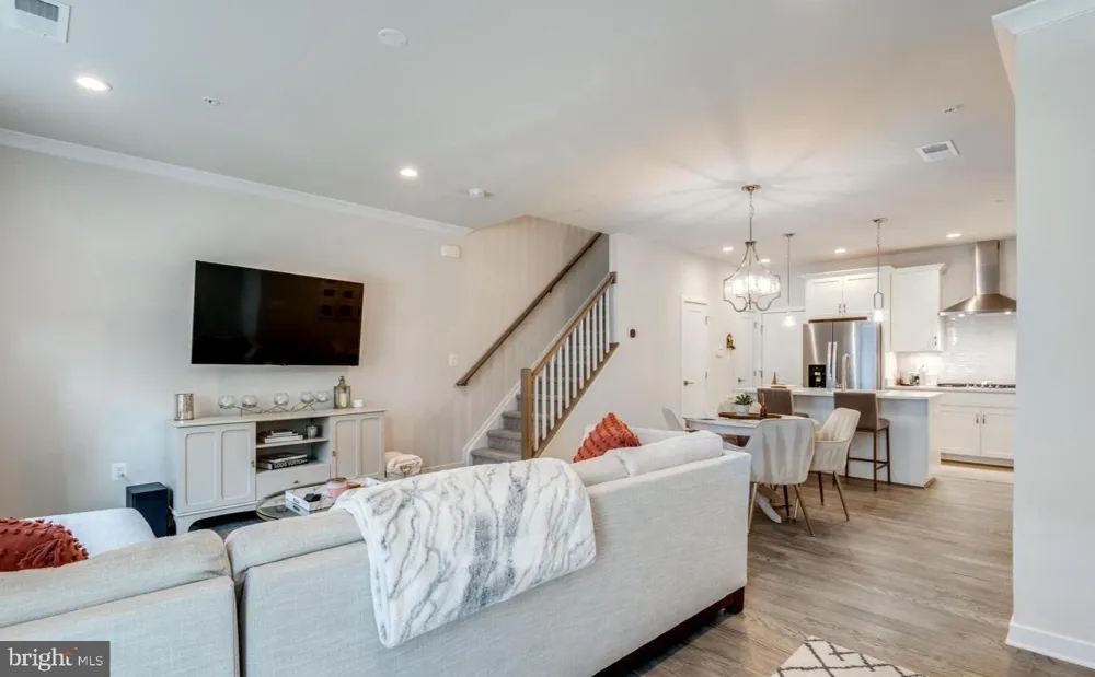 43190 MONGOLD SQUARE Ashburn, VA 20148