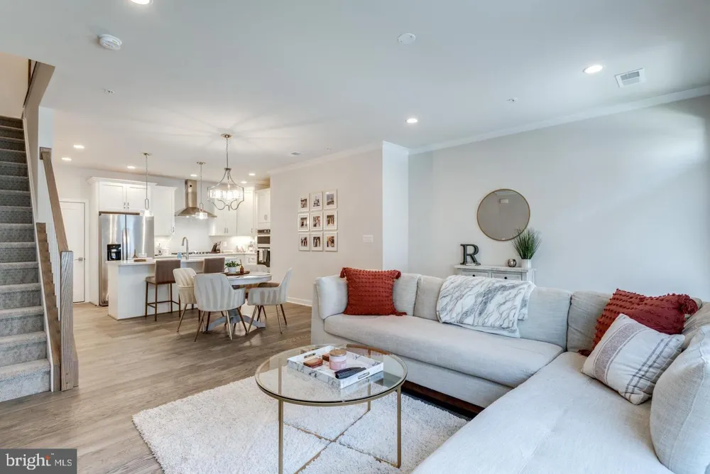 43190 MONGOLD SQUARE Ashburn, VA 20148